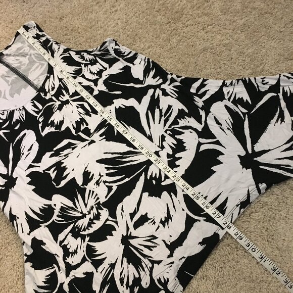 Cupio Long Tropical B&W Floral Handkerchief Hem A-Line Viscose Tank Top - Picture 12 of 14